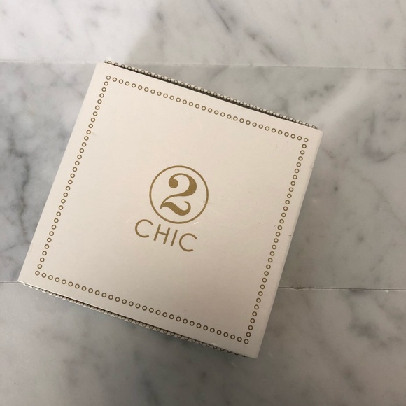 Crystal medallion necklace - Picture 4 of 4